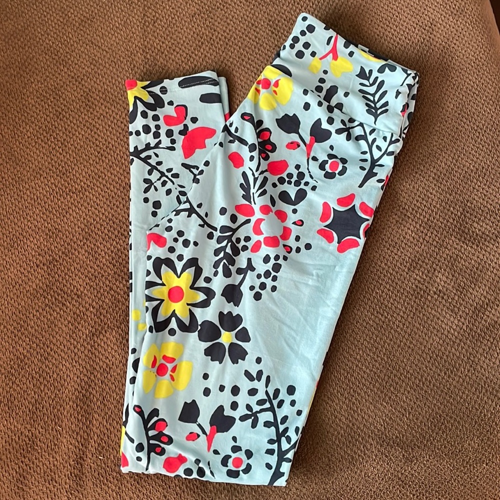 NWOT blue floral leggings by Lularoe